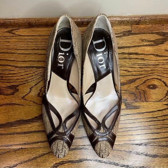 Dior Brown and Cream Kitten Heels Vintage - Picture 1 of 6
